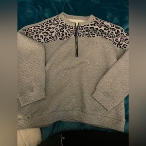 Half zipped sweatshirt